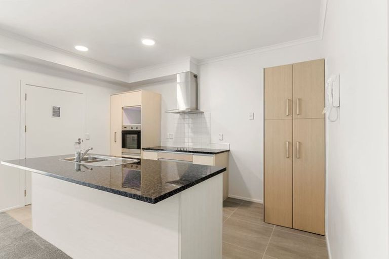 Photo of property in 16/11 Carlos Drive, Flat Bush, Auckland, 2016