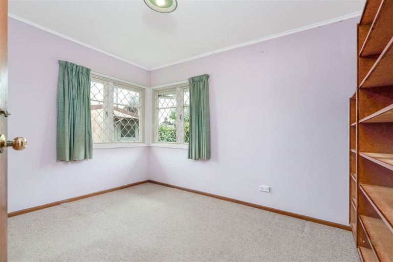 Photo of property in 40 Edwards Avenue, Henderson, Auckland, 0610