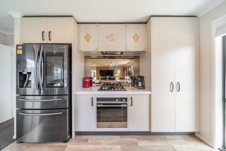 Photo of property in 3 Te Kaeaea Crescent, Wallaceville, Upper Hutt, 5018