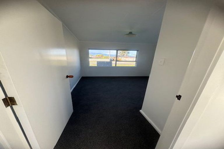 Photo of property in 29 Wakefield Street, Westport, 7825