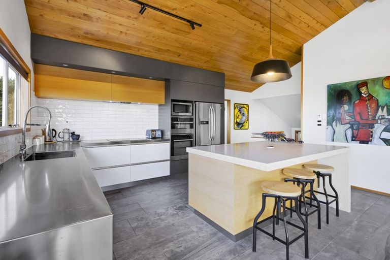 Photo of property in 30 Ngamotu Road, Moturoa, New Plymouth, 4310
