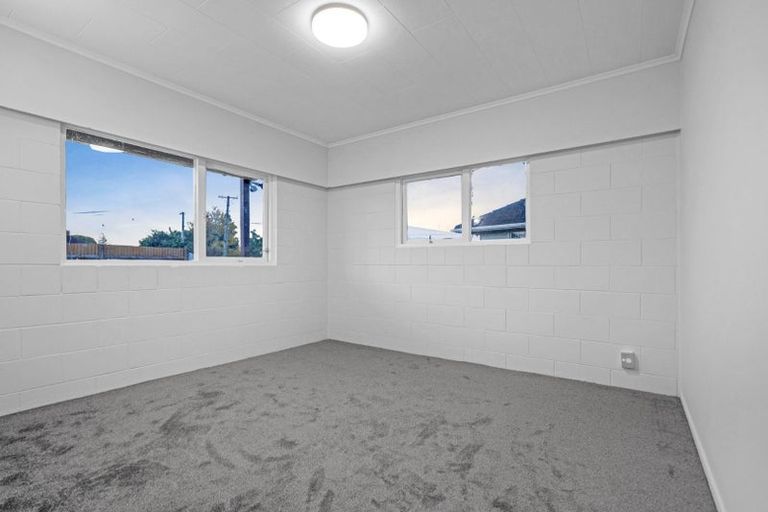 Photo of property in 15 Burbridge Road, Favona, Auckland, 2024