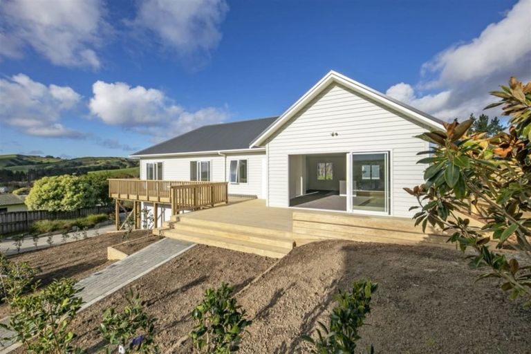 Photo of property in 11 Rauta Way, Helensville, 0800