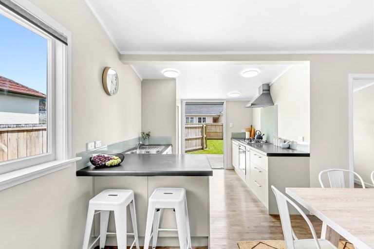 Photo of property in 43 Biddle Crescent, Taita, Lower Hutt, 5011