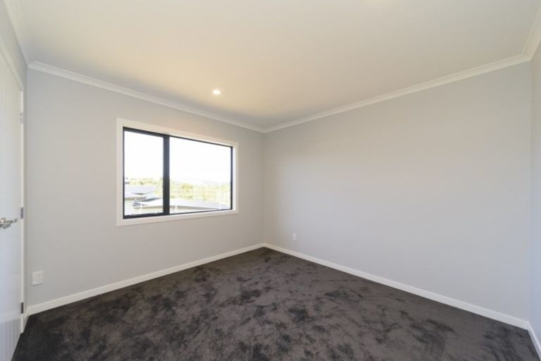 Photo of property in 3 Vaucluse Heights, Fitzherbert, Palmerston North, 4410