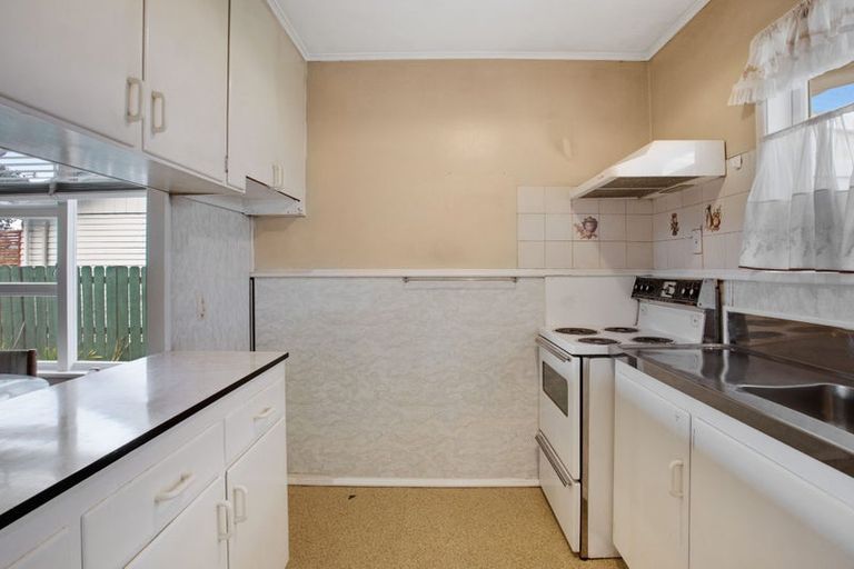 Photo of property in 70 Tatariki Street, Rosehill, Papakura, 2113