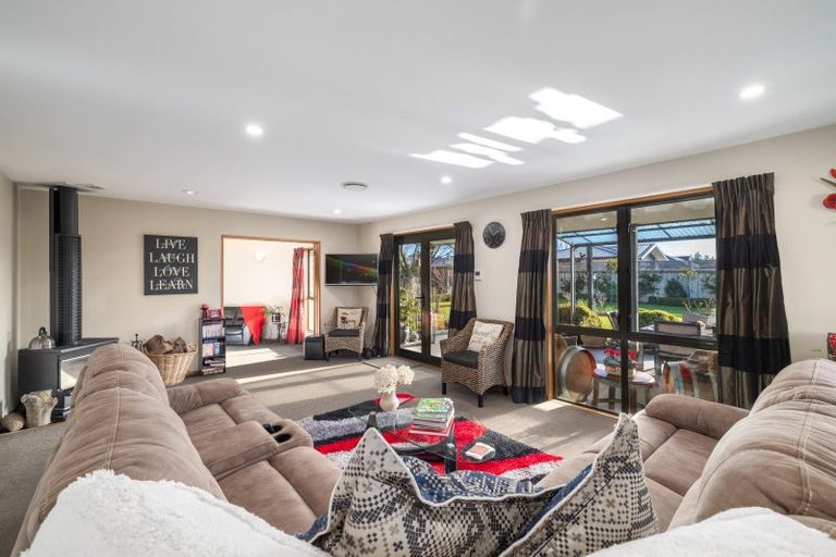 Photo of property in 22 Fairhurst Place, Rolleston, 7614