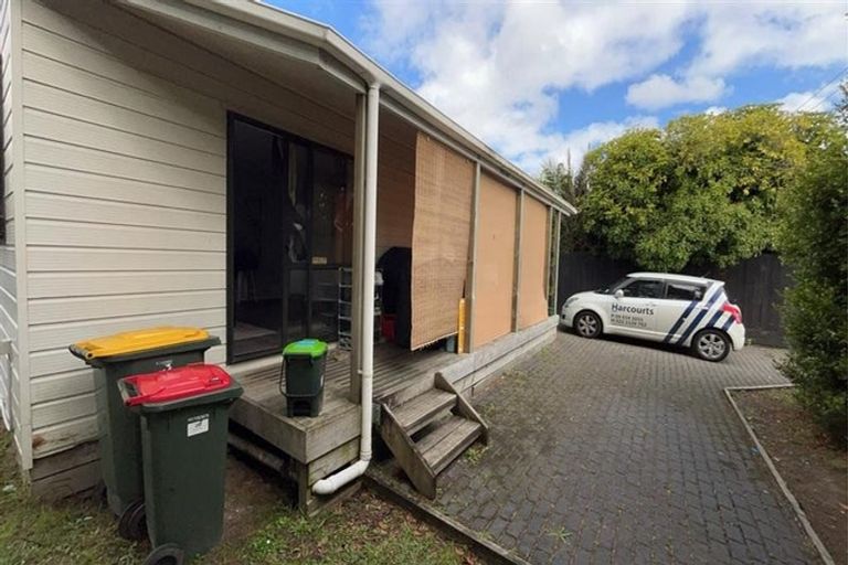 Photo of property in 368 West Coast Road, Glen Eden, Auckland, 0602