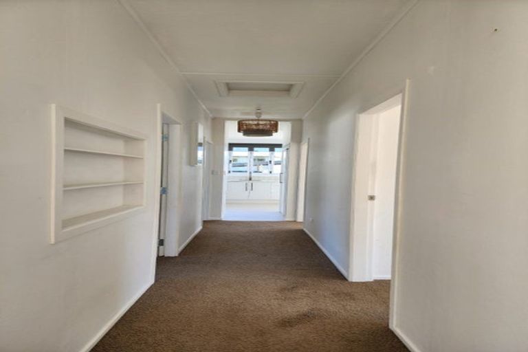 Photo of property in 464 South Road, Omata, New Plymouth, 4374