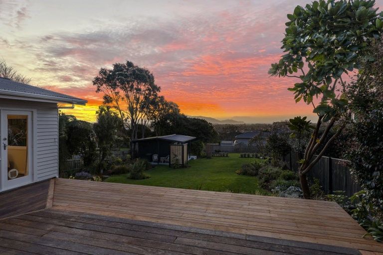 Photo of property in 50 Winara Avenue, Waikanae, 5036