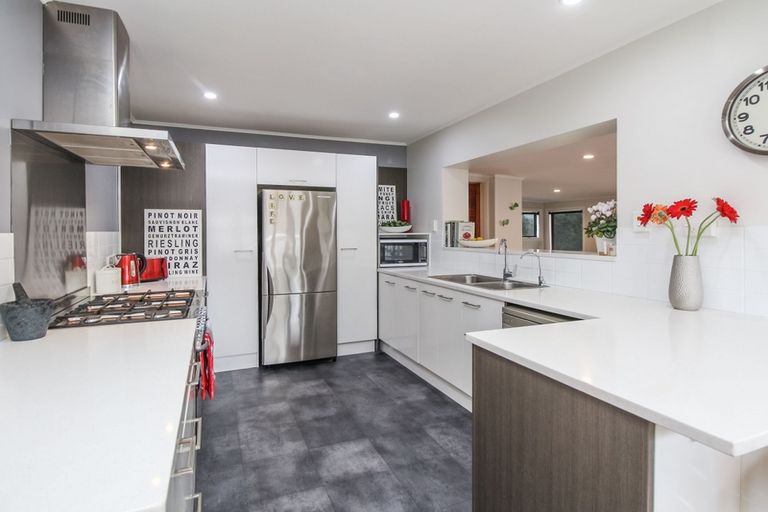 Photo of property in 91 Taikata Road, Te Atatu Peninsula, Auckland, 0610