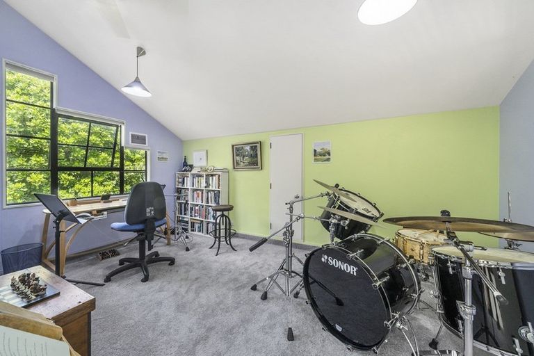 Photo of property in 56 Kapanui Road, Waikanae, 5036