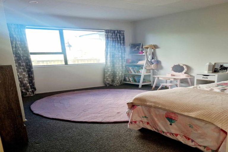 Photo of property in 12 The Yardarm, Whitby, Porirua, 5024