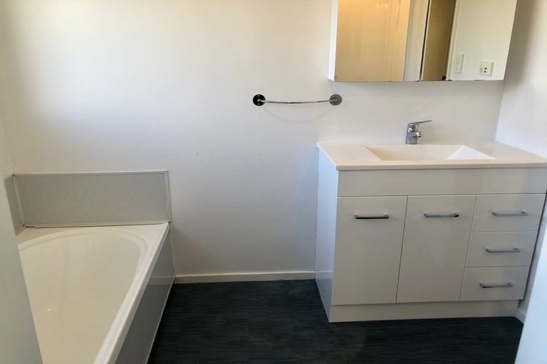 Photo of property in 33 Langdale Avenue, Paraparaumu, 5032