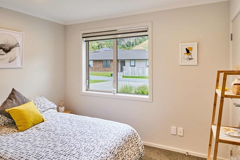 Photo of property in 4 Hull Place, Whitby, Porirua, 5024