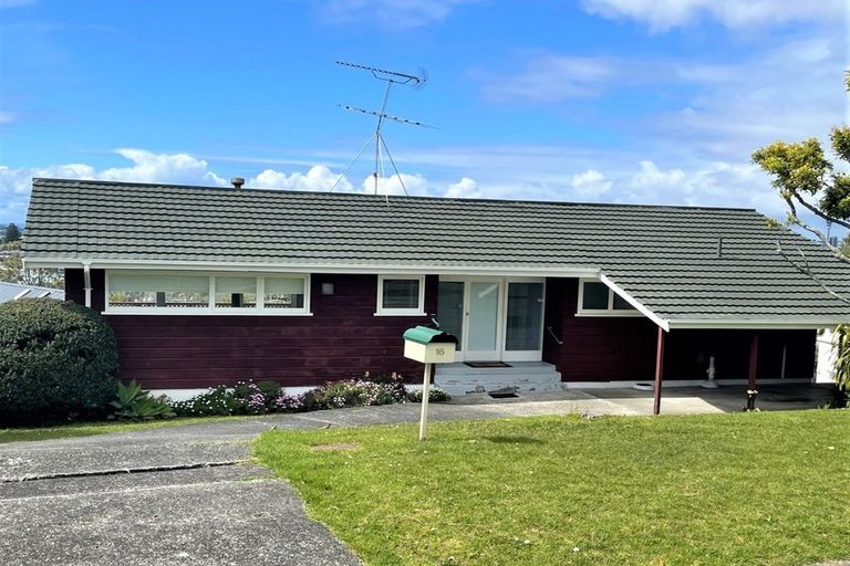 Photo of property in 16 Martin Crescent, Northcote, Auckland, 0627