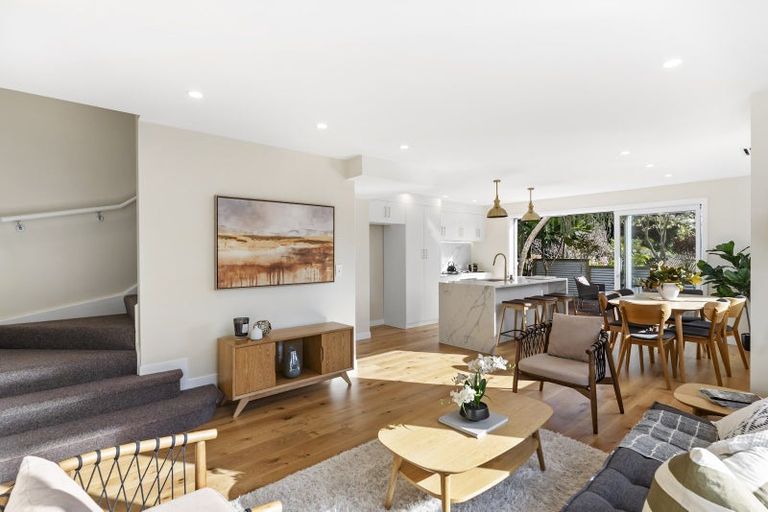 Photo of property in 1 Pinnacle Street, Seatoun, Wellington, 6022