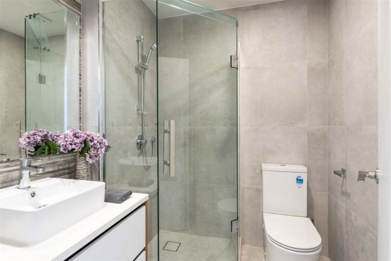 Photo of property in 6 Meritage Lane, Te Atatu South, Auckland, 0610