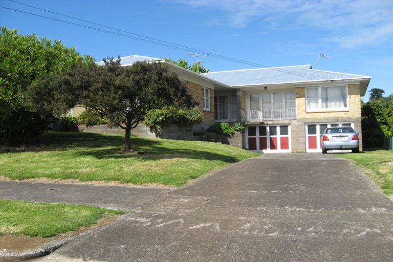 Photo of property in 65 Crawford Avenue, Mangere Bridge, Auckland, 2022