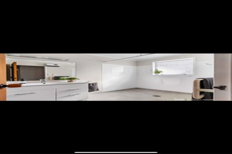 Photo of property in 6 Arima Place, Grenada Village, Wellington, 6037