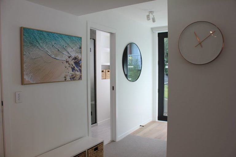 Photo of property in 7 Taumaru Avenue, Lowry Bay, Lower Hutt, 5013