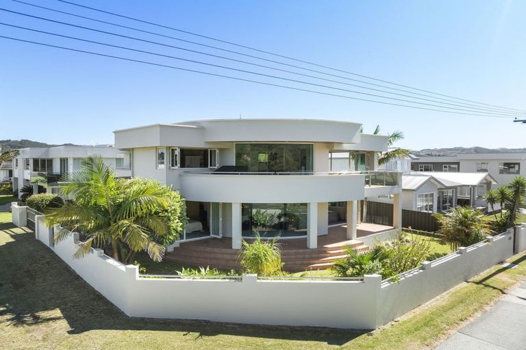 Photo of property in 301 Beach Road, Whangamata, 3620
