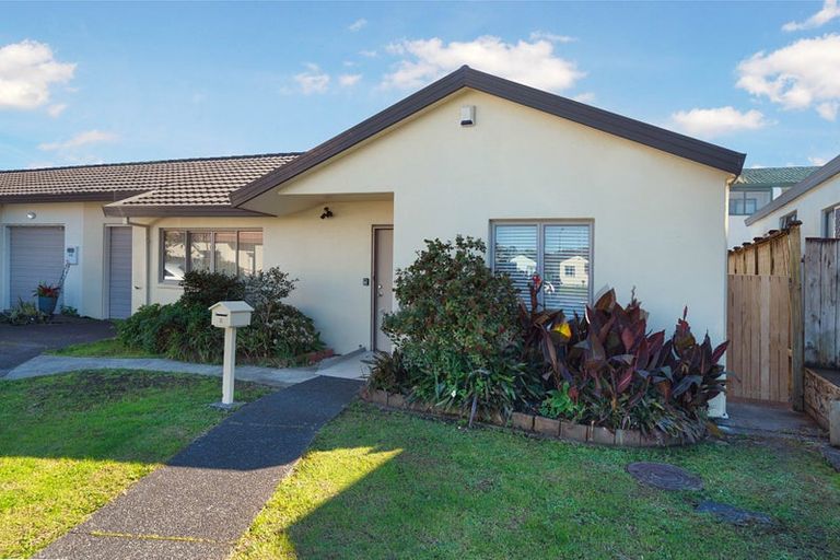 Photo of property in 8 Lockington Avenue, Henderson, Auckland, 0612