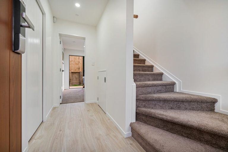 Photo of property in 21e Laura Street, Kelston, Auckland, 0602