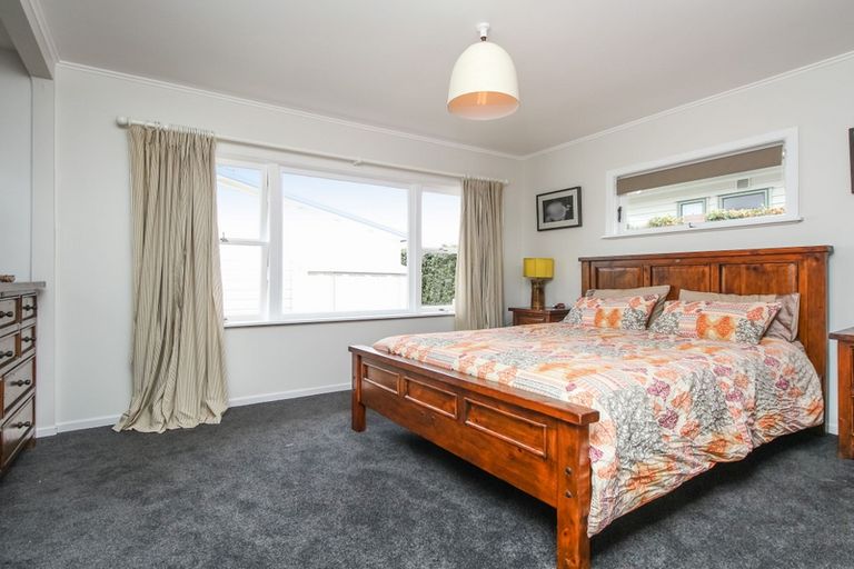 Photo of property in 91 Taikata Road, Te Atatu Peninsula, Auckland, 0610