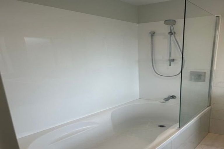 Photo of property in 7b Yeoman Place, Howick, Auckland, 2014