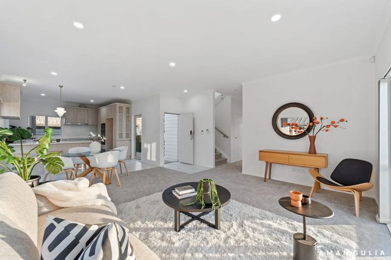 Photo of property in 208a Henderson Valley Road, Henderson, Auckland, 0612