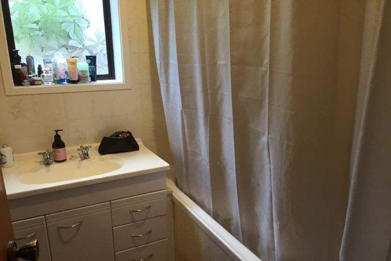 Photo of property in 51b Matai Road, Stanmore Bay, Whangaparaoa, 0932