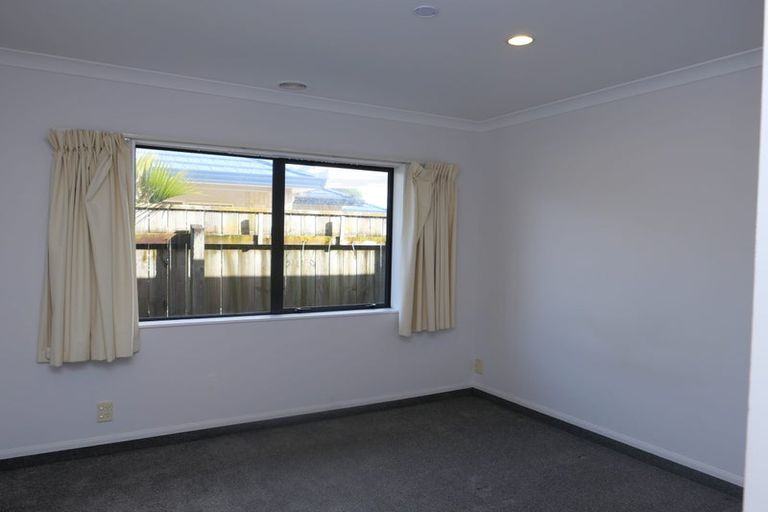 Photo of property in 168 Guildford Drive, Paraparaumu Beach, Paraparaumu, 5032