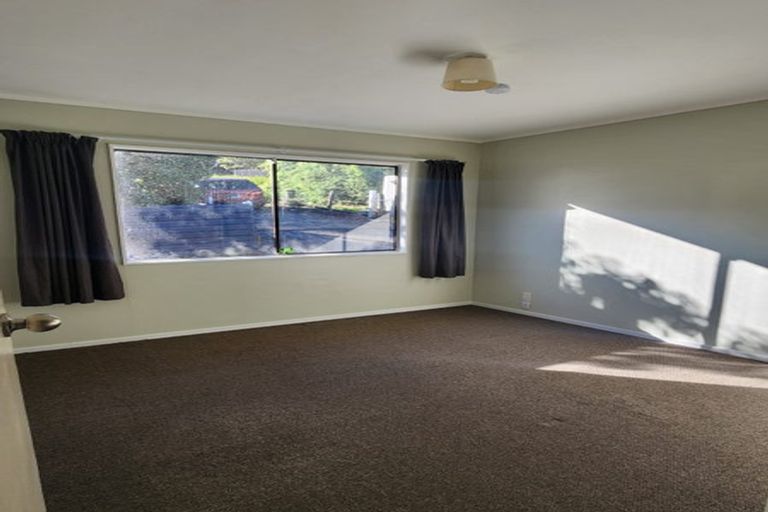 Photo of property in 30 Noeleen Street, Glenfield, Auckland, 0629