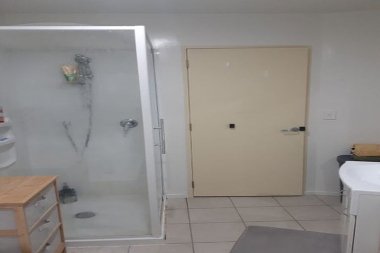 Photo of property in 3/19 Onslow Road, Khandallah, Wellington, 6035