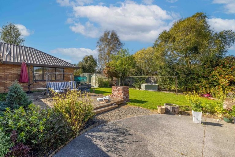 Photo of property in 33 Eders Road, Woodend, 7610