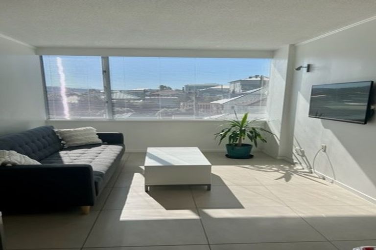 Photo of property in Beresford Apartments, 12/118u Russell Terrace, Berhampore, Wellington, 6023