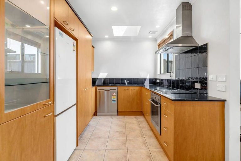Photo of property in 2/27 Kellaway Drive, East Tamaki, Auckland, 2013