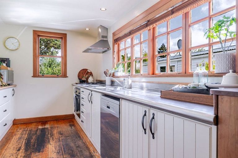 Photo of property in 30 Lombard Street, Palmerston North, 4410