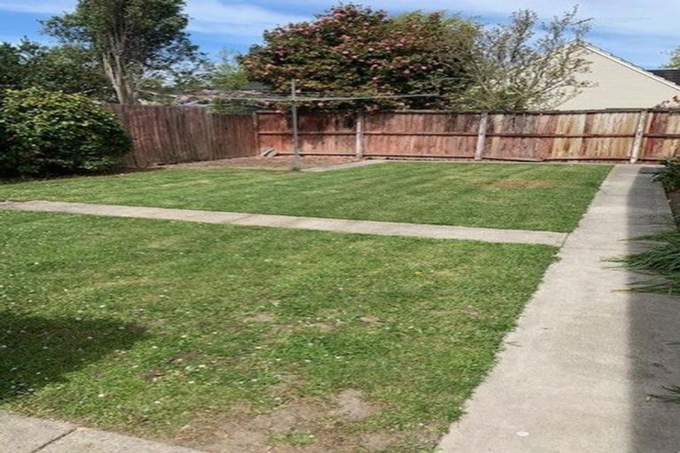 Photo of property in 33 Guinness Crescent, Ilam, Christchurch, 8041