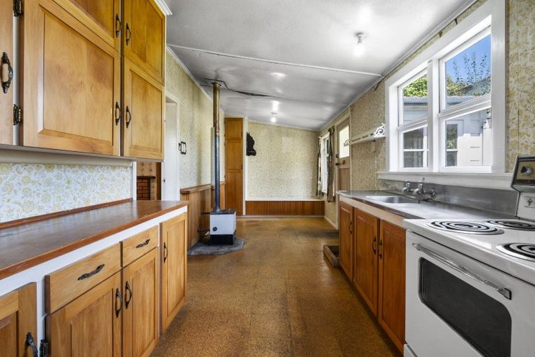 Photo of property in 8 Ross Street, Marton, 4710