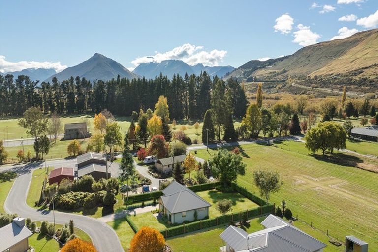 Photo of property in 5 Pigeon Place, Glenorchy, 9372