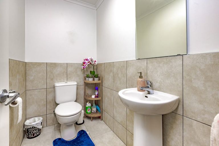 Photo of property in 71 The Track, Takanini, 2112