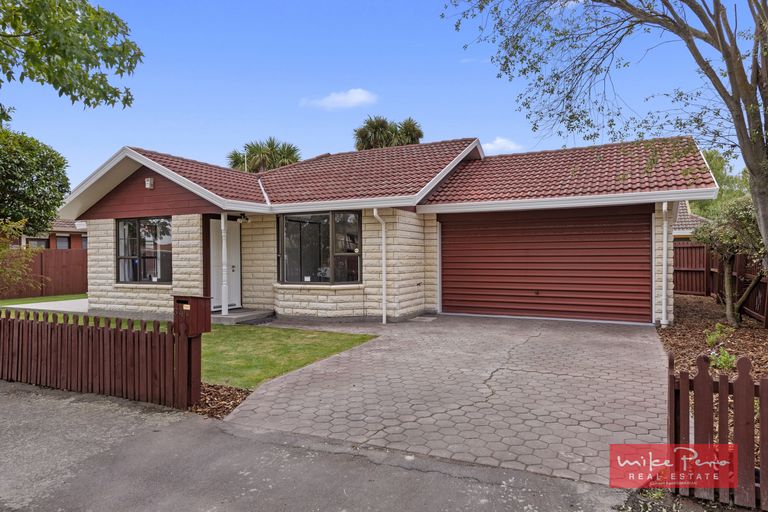 Photo of property in 34 Solomon Avenue, Redwood, Christchurch, 8051