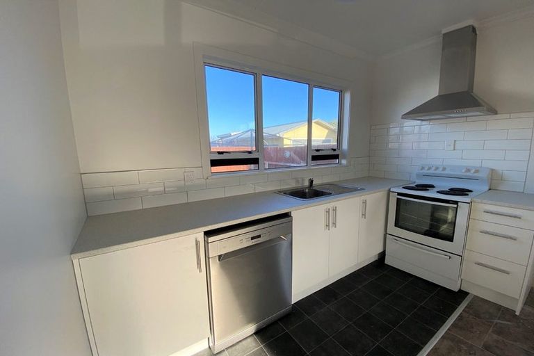 Photo of property in 8 Taupata Street, Castlecliff, Whanganui, 4501