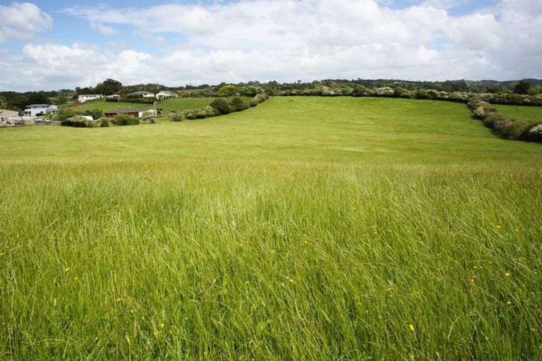 Photo of property in 2 Dromgools Road, Tuakau, 2121