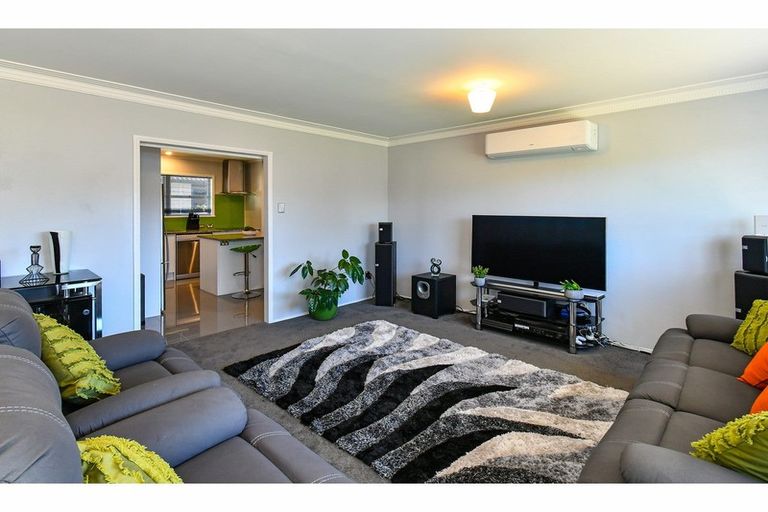 Photo of property in 2 Chestnut Road, Papatoetoe, Auckland, 2025