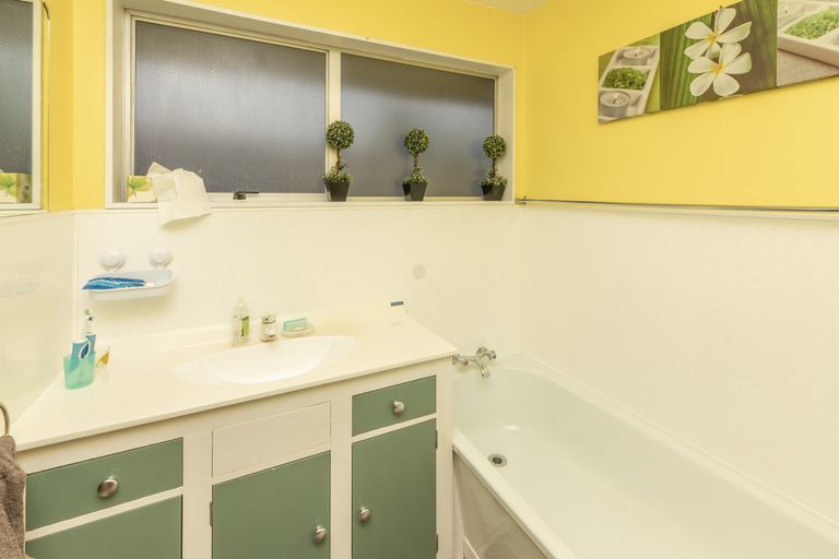 Photo of property in 1/10b Tracy Place, Redwood, Christchurch, 8051
