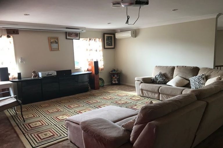 Photo of property in 13 Kaseng Place, East Tamaki Heights, Auckland, 2016