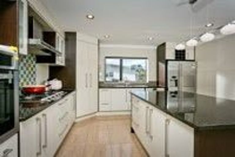 Photo of property in 62 Laurel Oak Drive, Schnapper Rock, Auckland, 0632